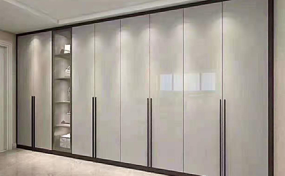 Pourquoi choisir la ligne de revêtement UV pour les meubles?